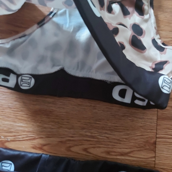 2 piece short sets - Picture 4 of 5